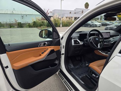 Used 2024 BMW X5 xDrive50e image 21