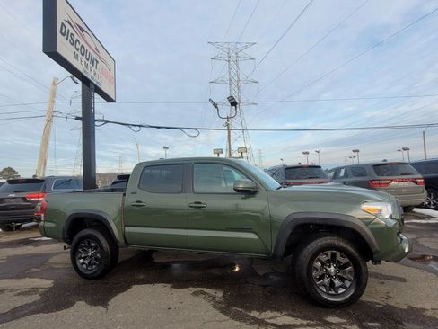 Used 2021 Toyota Tacoma SR5 w/ Trail Edition RWD image 5