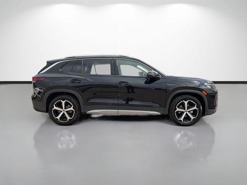 Used 2026 Volkswagen Tiguan SE FWD image 2