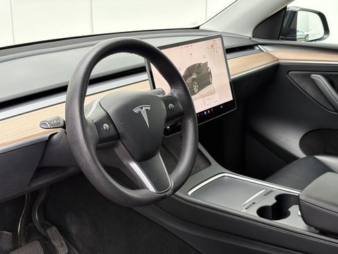 Used 2023 Tesla Model Y Long Range image 15