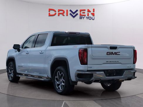 Used 2022 GMC Sierra 1500 SLT w/ SLT Premium Plus Package AWD/4WD image 3