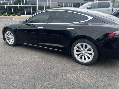 Used 2017 Tesla Model S 75D AWD/4WD image 9