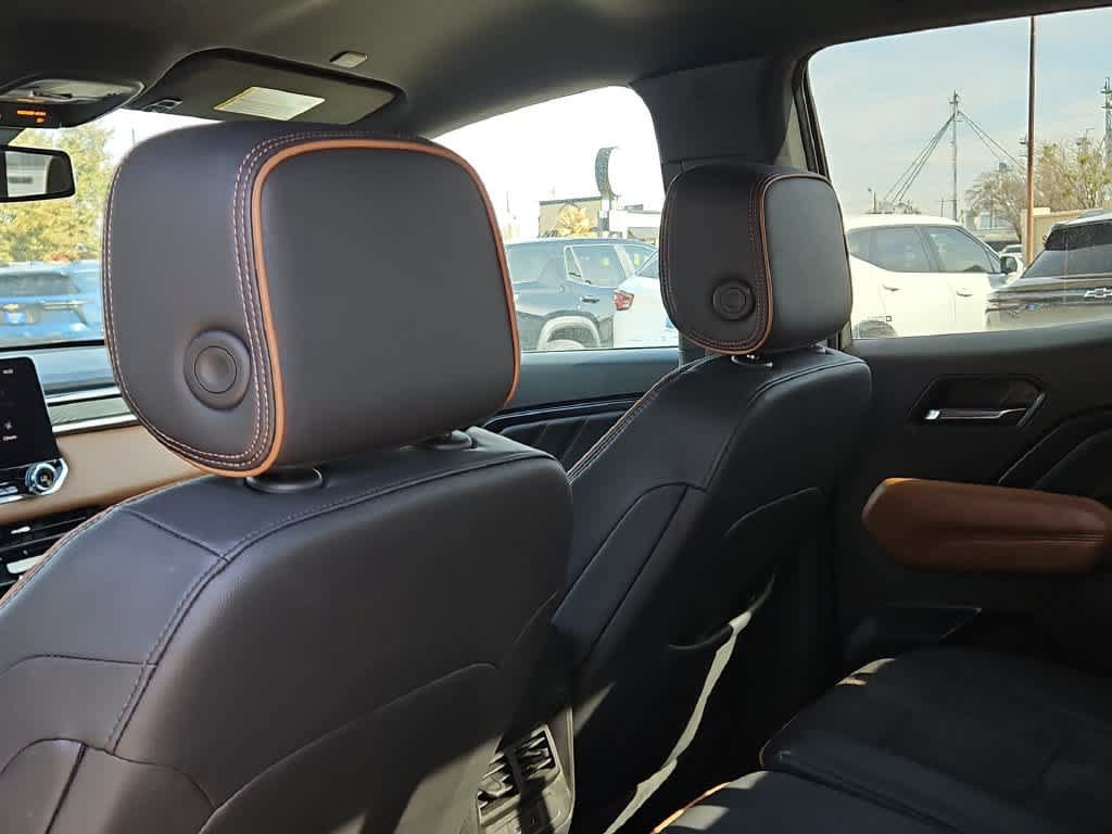 Used 2024 GMC Canyon AT4 AWD/4WD image 16