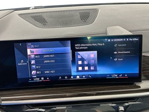 Used 2025 BMW X7 xDrive40i w/ Premium Package image 14