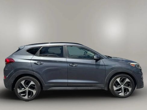 Used 2016 Hyundai Tucson Limited w/ Option Group 03 FWD image 4
