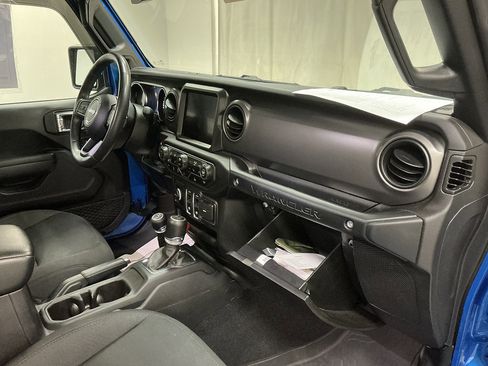 Used 2023 Jeep Wrangler Sport AWD/4WD image 25