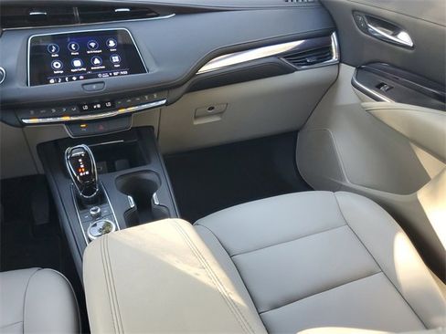 Certified 2023 Cadillac XT4 Luxury image 15