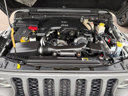 Used 2020 Jeep Gladiator Rubicon w/ LED Lighting Group AWD/4WD image 8