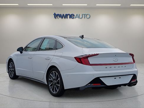 Used 2020 Hyundai Sonata Limited w/ Preferred Accessory Package FWD image 3