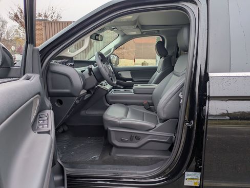 New 2025 Ford Expedition Max Active image 12