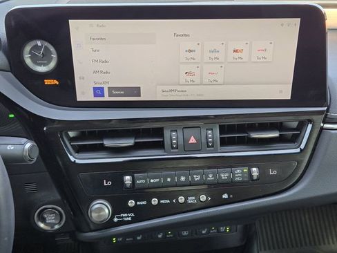 Used 2024 Lexus ES 350 w/ Luxury Package FWD image 16