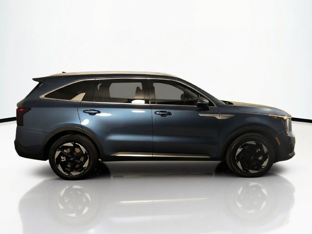 Used 2025 Kia Sorento EX AWD/4WD image 5