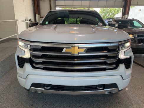 Used 2026 Chevrolet Silverado 1500 High Country AWD/4WD image 2