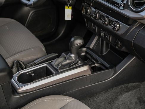 Used 2020 Toyota Tacoma SR5 image 30