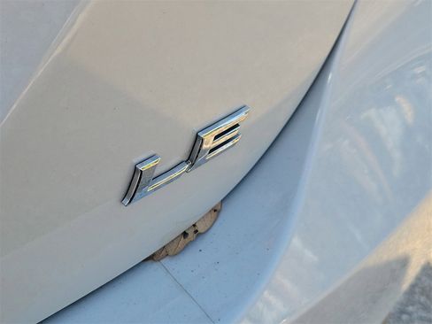 Used 2023 Toyota Camry LE image 7