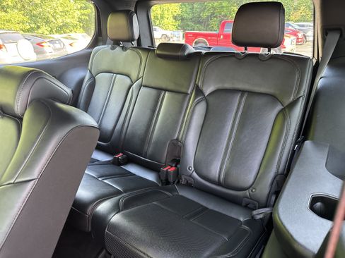 Used 2024 Jeep Wagoneer Series II w/ Flexible Seating Group AWD/4WD image 11