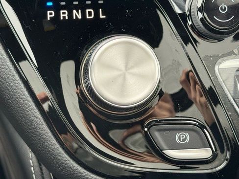 New 2026 Chrysler Pacifica Limited image 22