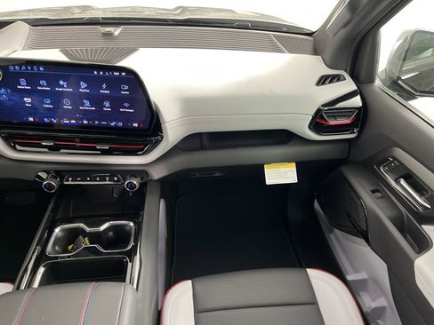 New 2025 Chevrolet Silverado EV RST image 19