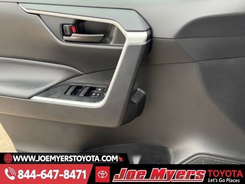 Used 2025 Toyota RAV4 LE image 25