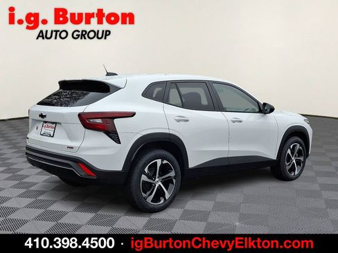 New 2026 Chevrolet Trax RS image 4