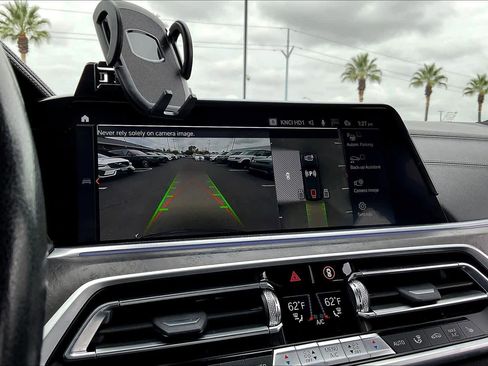 Used 2022 BMW X5 xDrive40i w/ Climate Comfort Package image 24