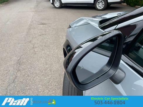 Used 2023 Nissan Ariya FWD image 21