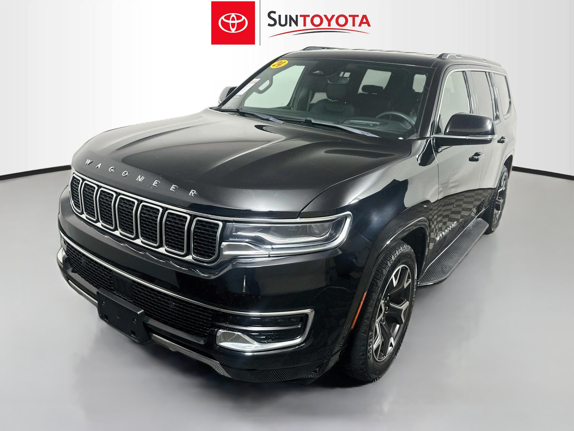 Used 2024 Jeep Wagoneer Series III AWD/4WD image 9