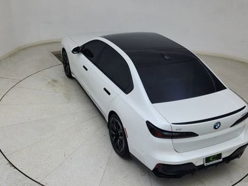 Used 2023 BMW i7 xDrive60 w/ Executive Package 2 image 81