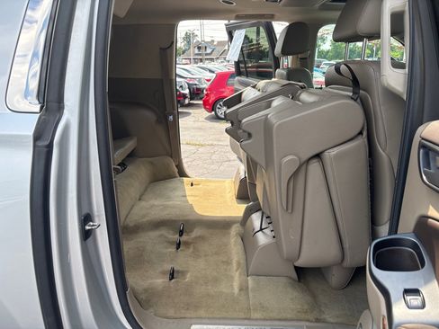 Used 2015 Chevrolet Suburban LTZ AWD/4WD image 38