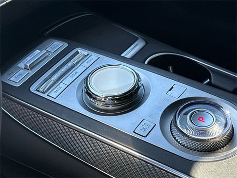 Used 2025 Genesis GV70 3.5T Sport image 30