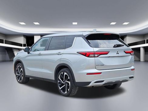 Used 2024 Mitsubishi Outlander SE FWD image 4