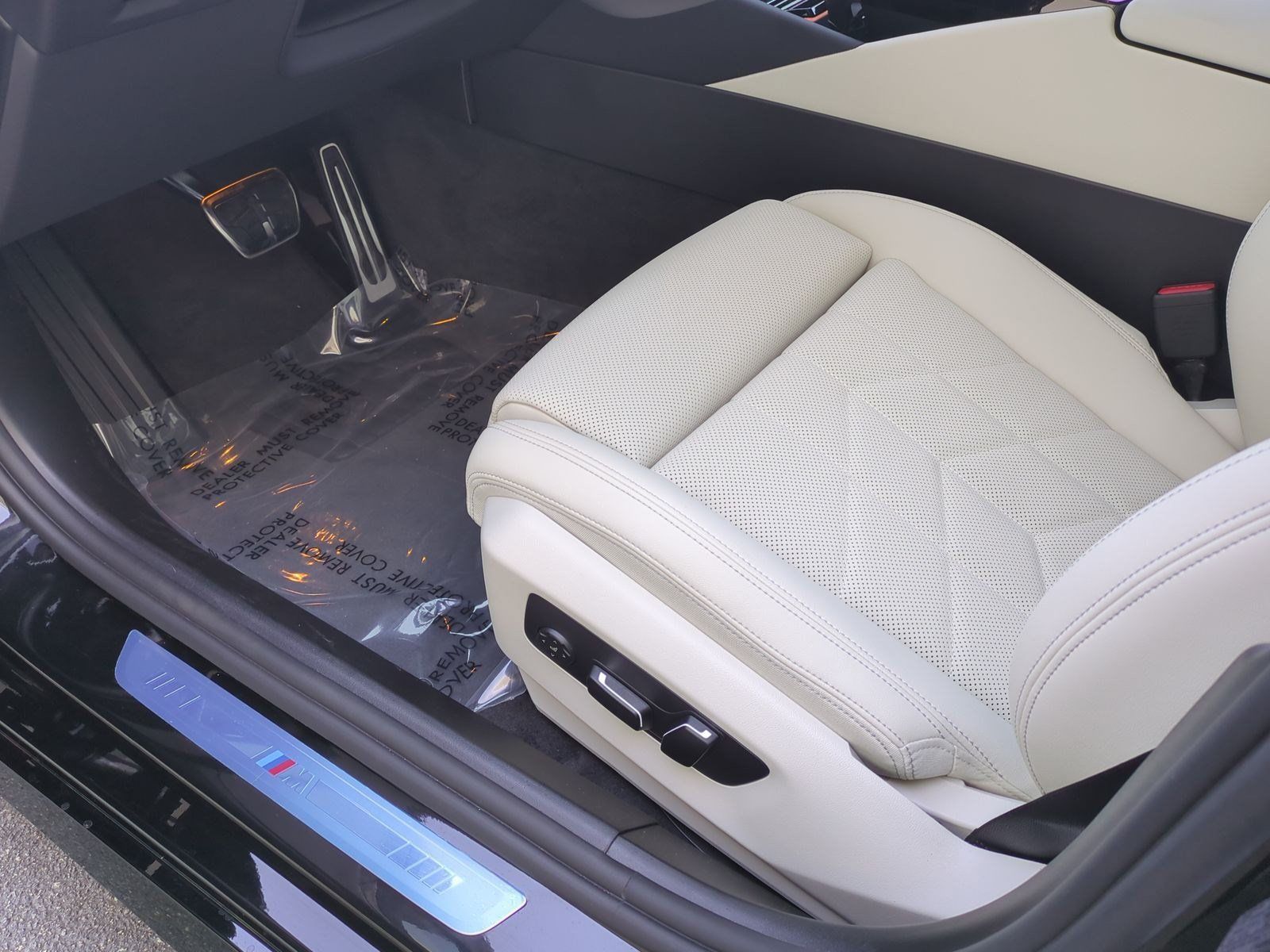 Certified 2027 BMW 530i w/ M Sport Package RWD image 17