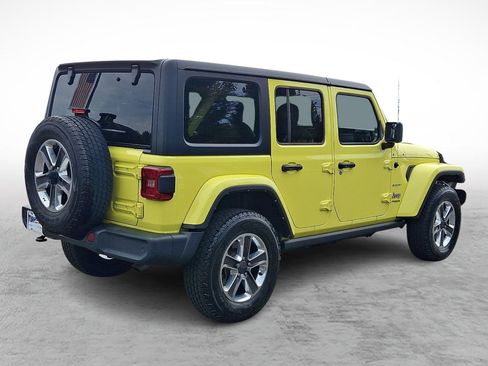 Used 2022 Jeep Wrangler Unlimited Sahara w/ Cold Weather Group AWD/4WD image 5