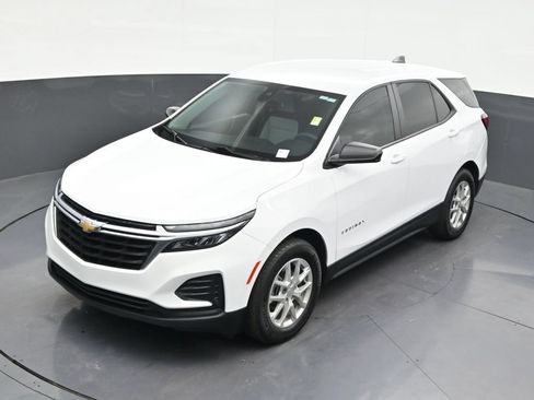 Used 2023 Chevrolet Equinox LS FWD image 16