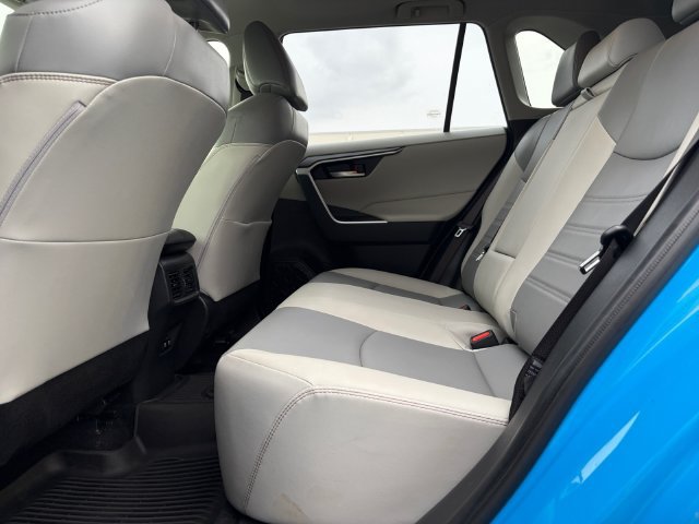 Used 2020 Toyota RAV4 XLE Premium AWD/4WD image 17