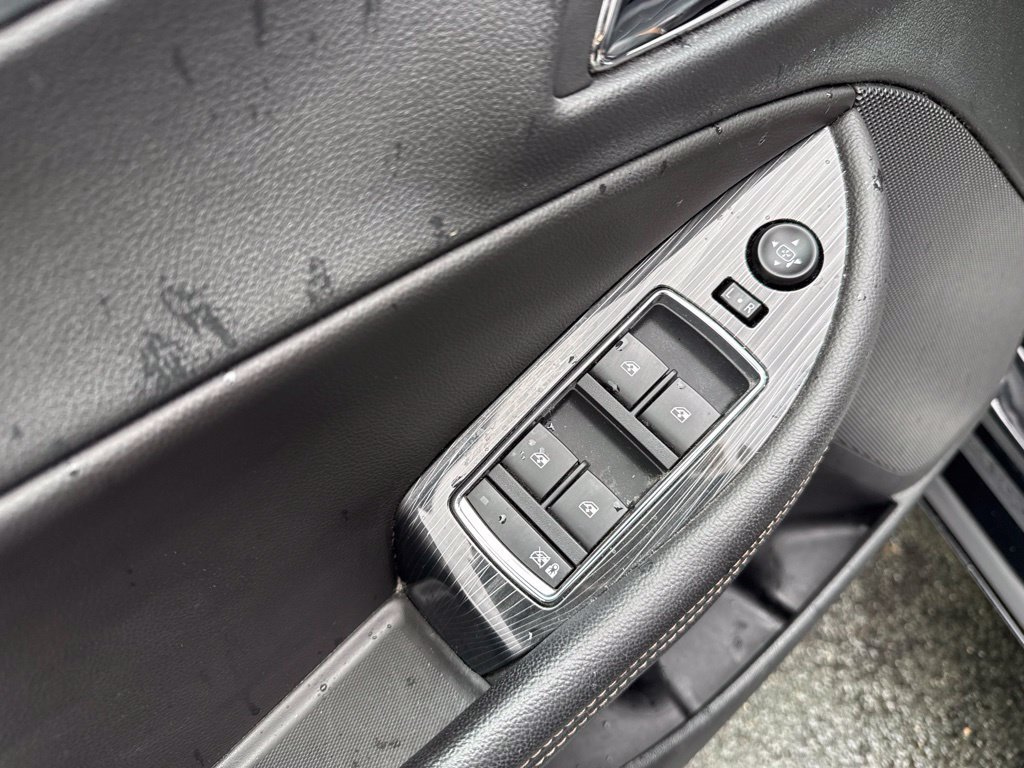 Used 2017 Chevrolet Impala Premier FWD image 25