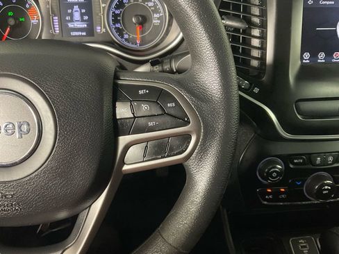 Used 2019 Jeep Cherokee Latitude w/ Popular Appearance Group image 23