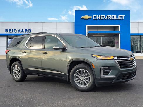 Used 2023 Chevrolet Traverse LT image 1