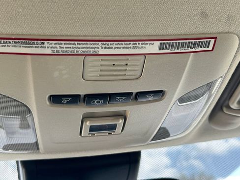 Used 2021 Toyota Corolla LE FWD image 18