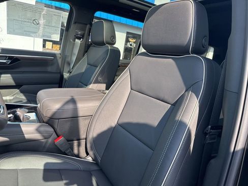 New 2026 Chevrolet Suburban Premier w/ Sun And Tow Package image 34