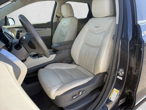 Used 2018 Cadillac XT5 Premium Luxury FWD image 11