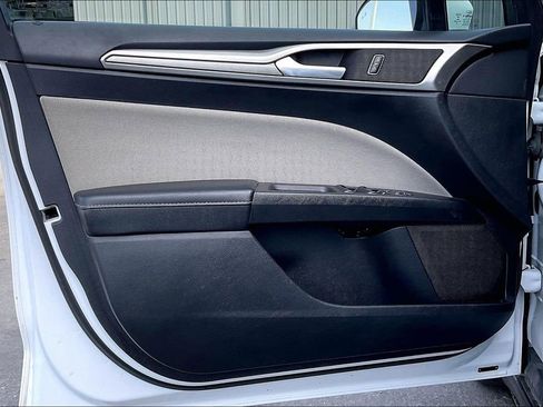 Used 2020 Ford Fusion S image 22