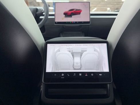 Used 2025 Tesla Model 3 image 20