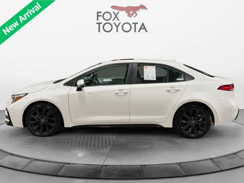Used 2023 Toyota Corolla SE w/ SE Premium Package FWD image 3