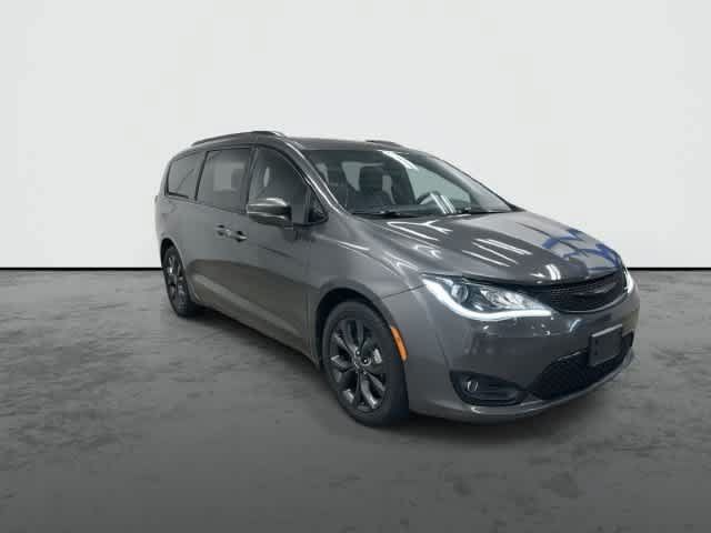 Used 2020 Chrysler Pacifica Limited FWD image 6