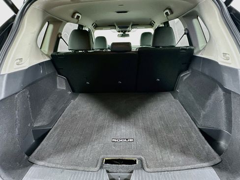 Used 2026 Nissan Rogue SL FWD image 28