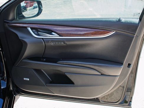 Used 2016 Cadillac XTS Premium FWD image 36