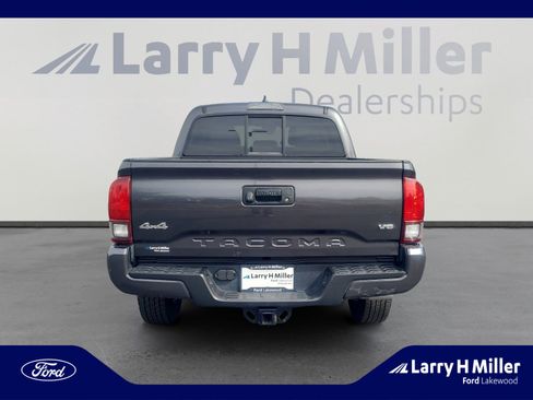 Used 2020 Toyota Tacoma SR image 4