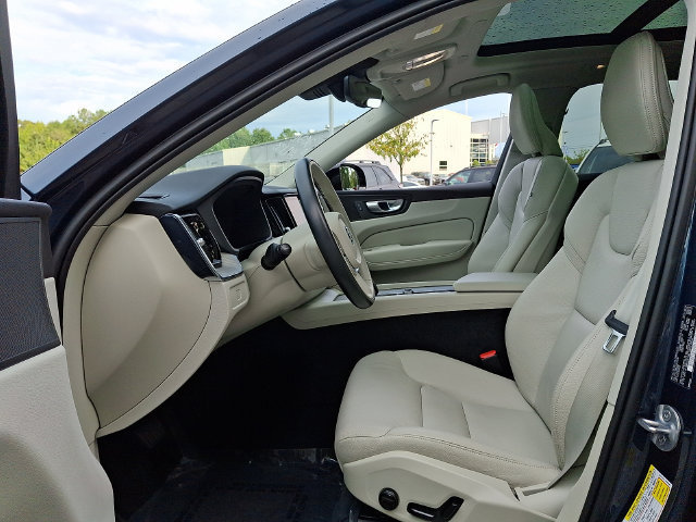 Used 2024 Volvo XC60 B5 Plus w/ Protection Package Premier AWD/4WD image 13