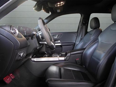 Used 2021 Mercedes-Benz GLB 35 AMG 4MATIC w/ Multimedia Package image 15